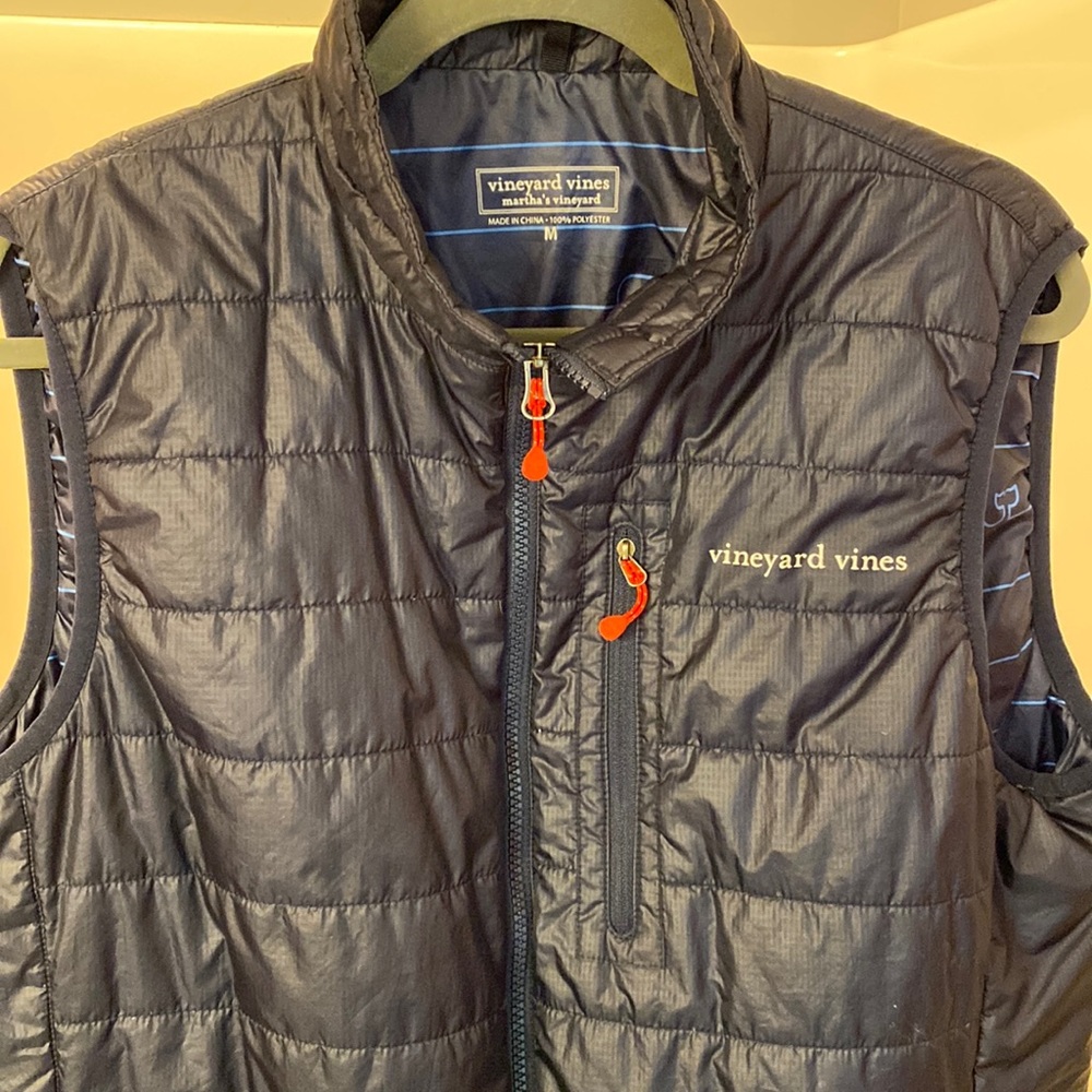 Men’s Vineyard Vines sport vest.